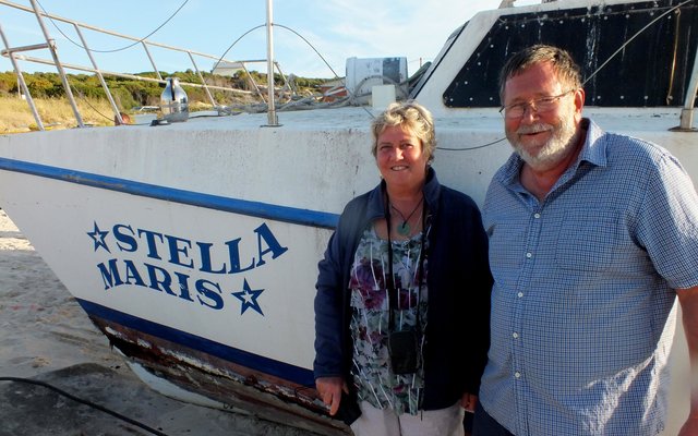 Johannes en Diedré Grobbelaar, eienaars van die seiljag, Stella Maris